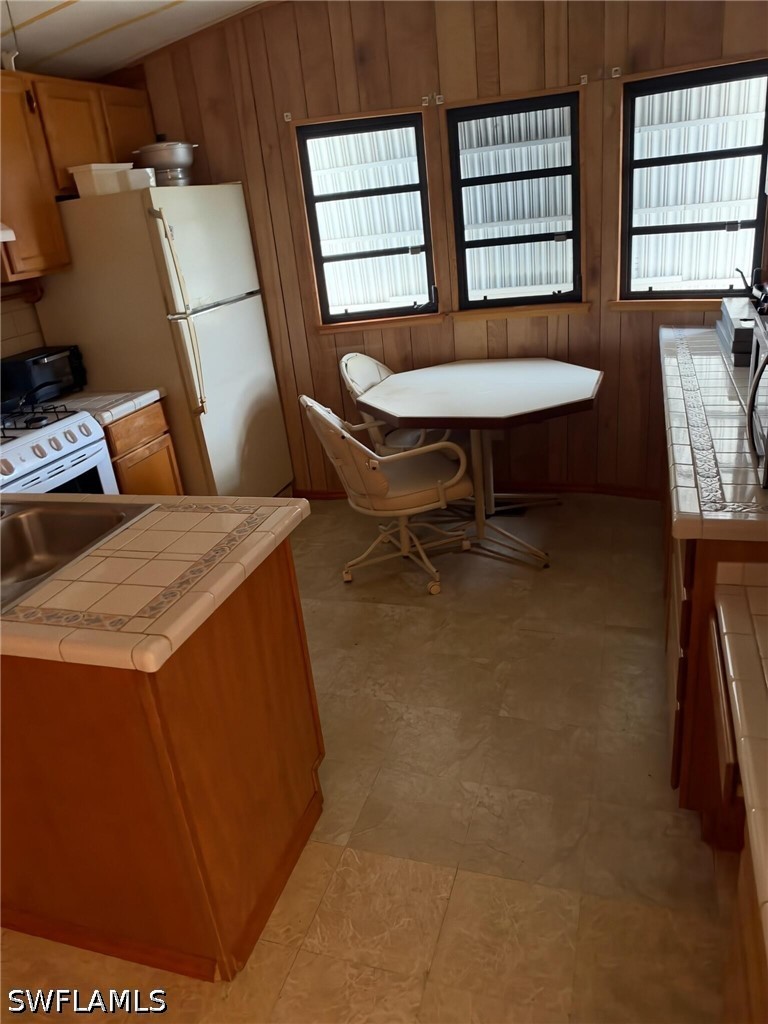 8612 Red Cedar Dr Property Photo 5