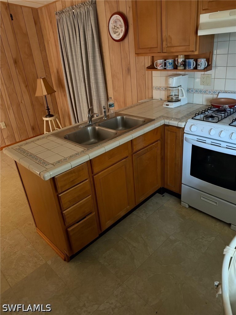8612 Red Cedar Dr Property Photo 6