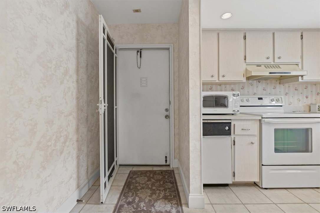 226034439 Property Photo 10