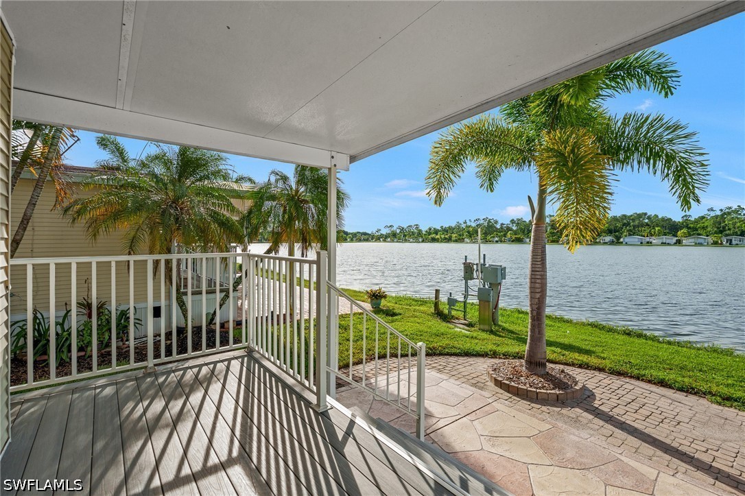 2105 Crystal Lake Dr Property Photo 2