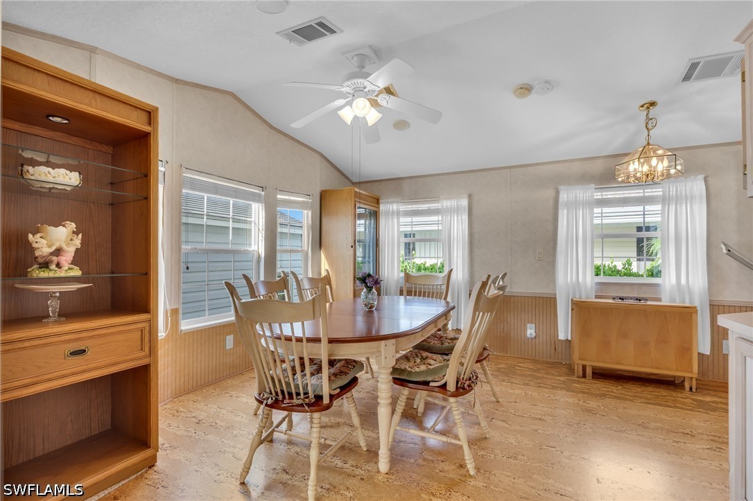 2105 Crystal Lake Dr Property Photo 16