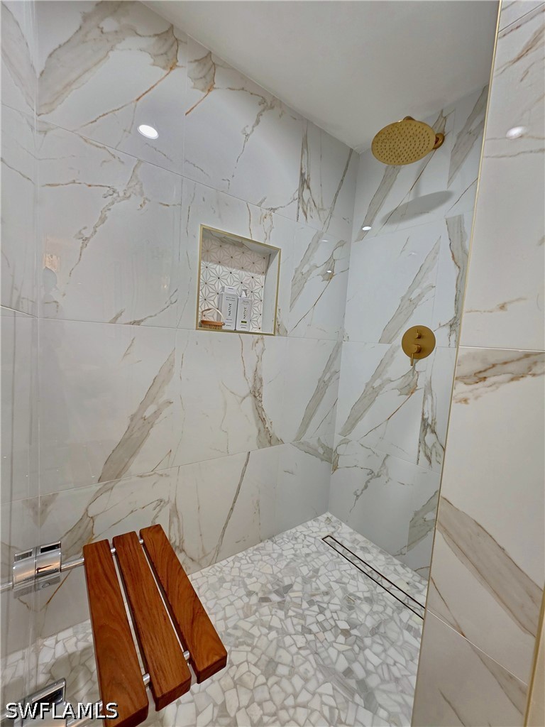 760 Waterford Dr 102 Property Photo 23