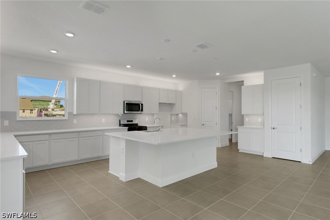 17013 Great Heron Ln Property Photo 10