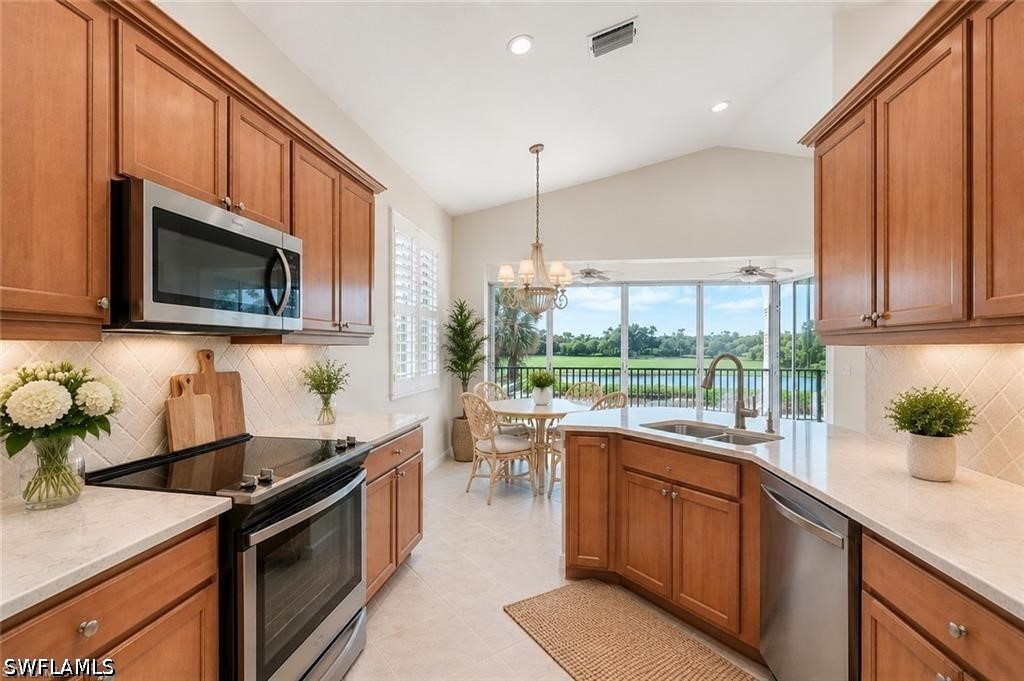 9111 Palmetto Ridge Dr 201 Property Photo 7