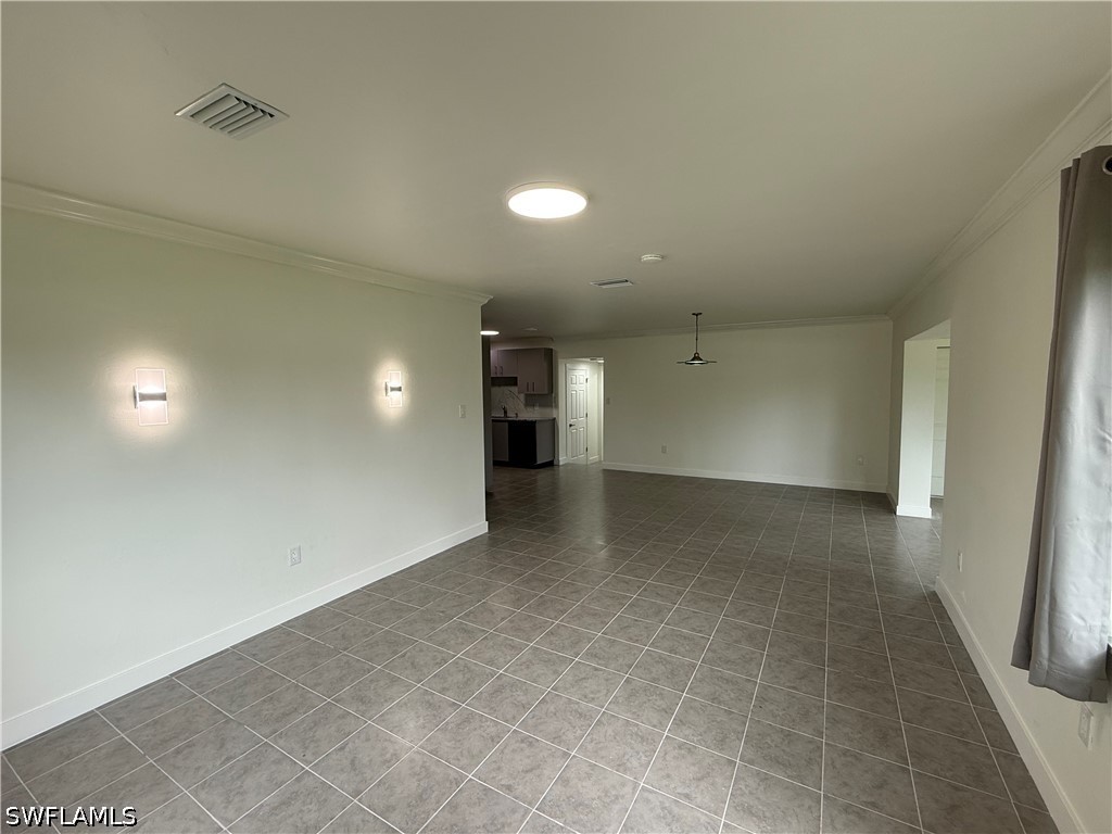 701 107th Ave N Unit 2 Property Photo 5