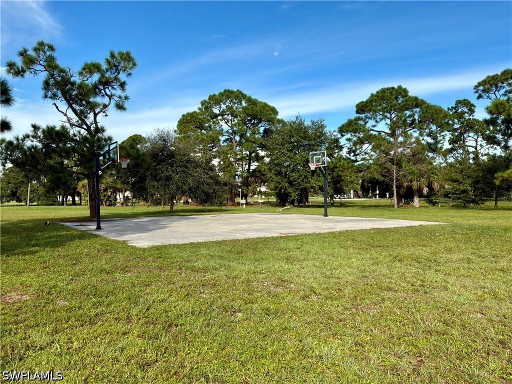 4996 Royal Palm Dr Property Photo 11