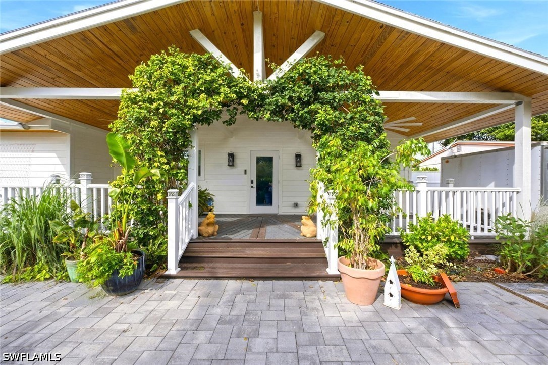 3512 Okeechobee St Property Photo 4