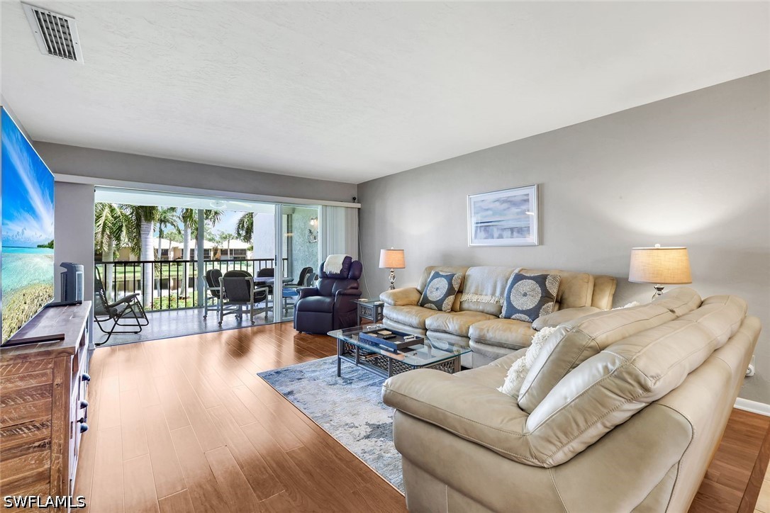 960 Palm View Dr 209 Property Photo 9