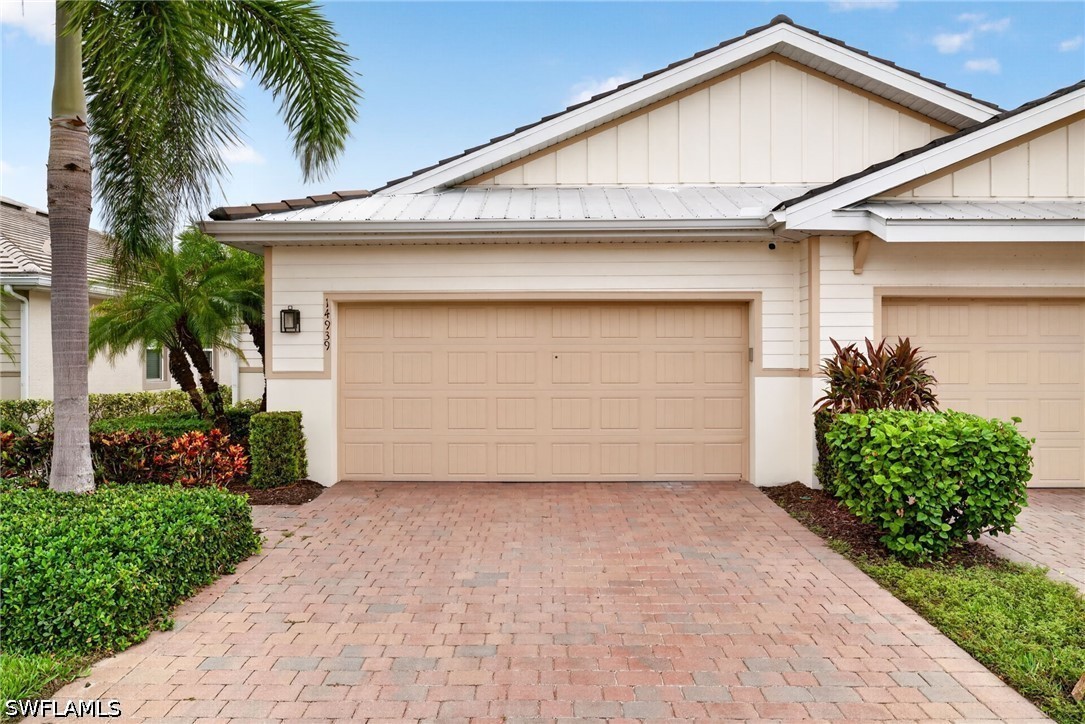 14939 Edgewater Cir Property Photo 1