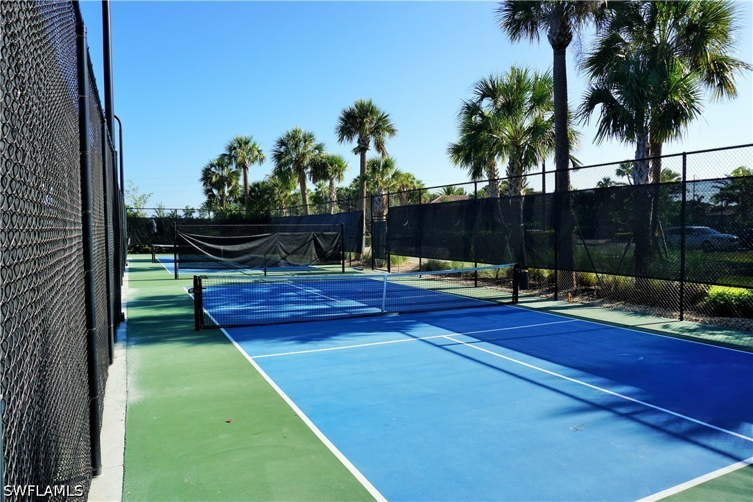 9137 Glenforest Dr Property Photo 8