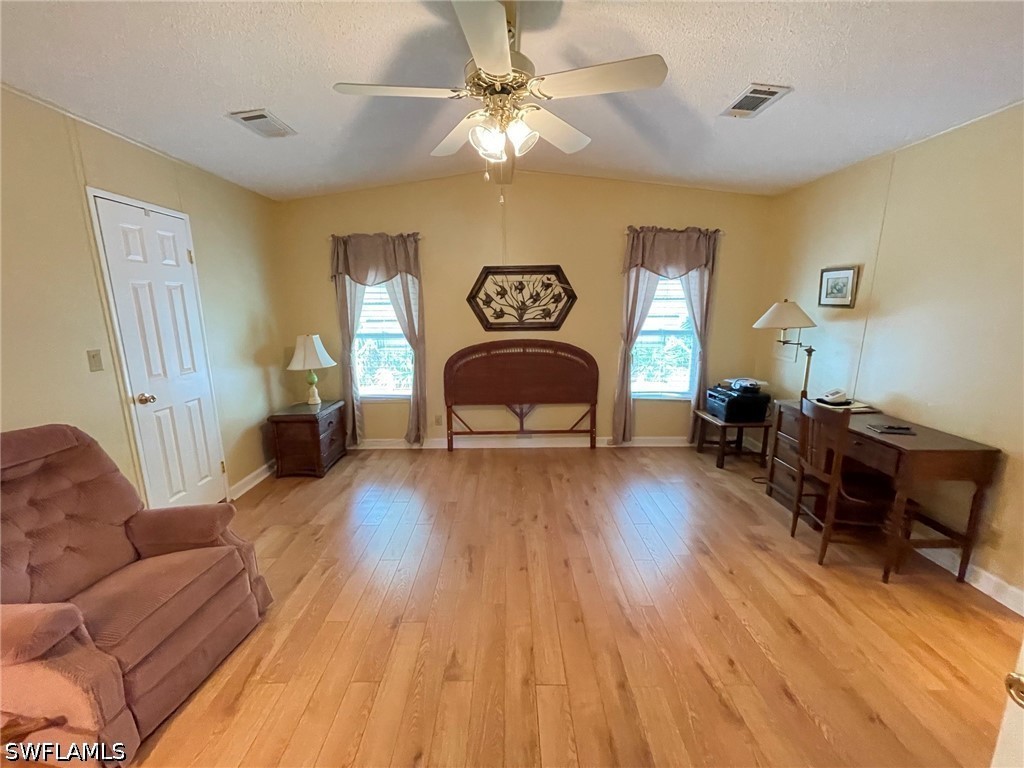 26256 Squire Ln Property Photo 15