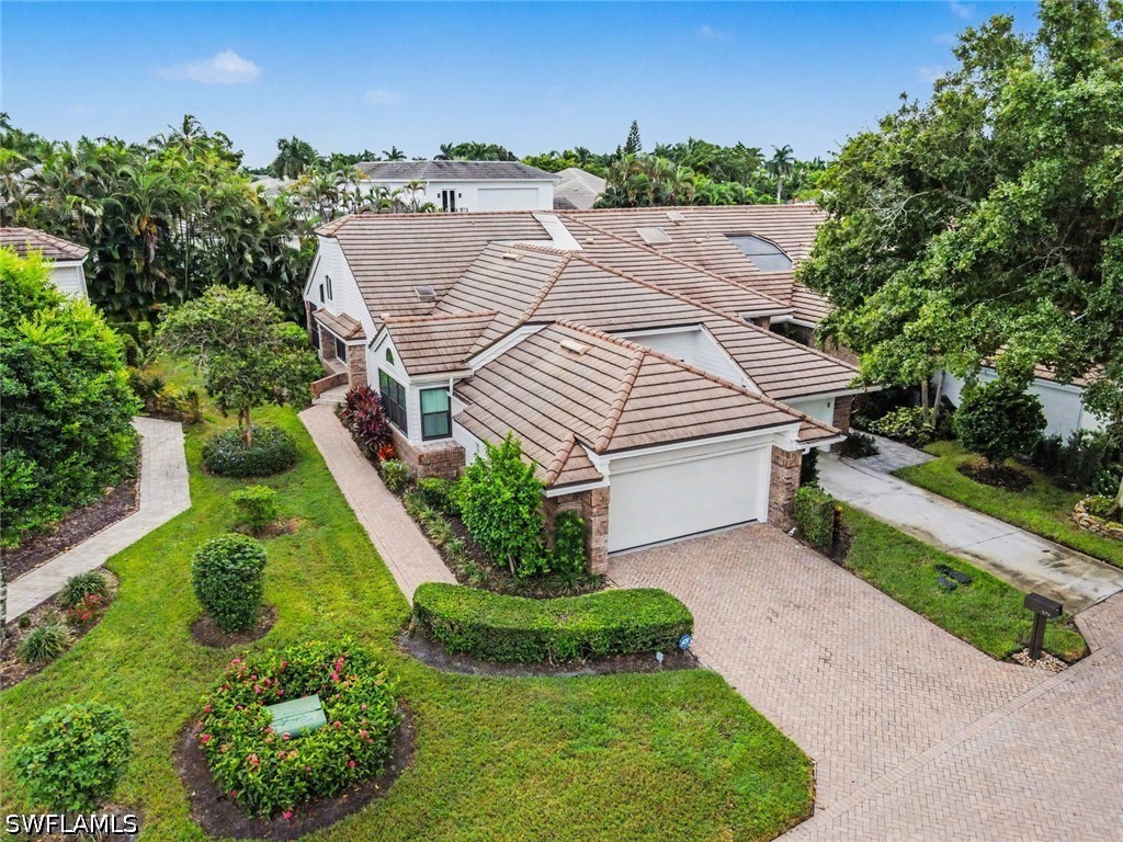 579 Park Shore DR W I1 Property Photo 1