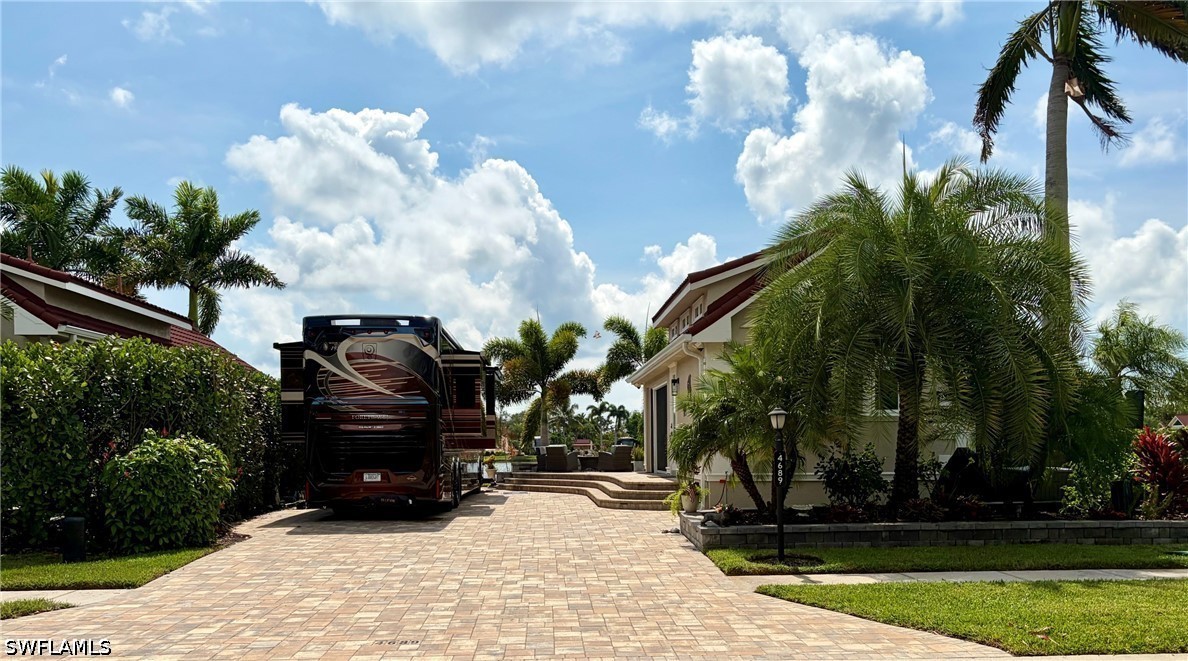 4689 Southern Breeze Dr Property Photo 3