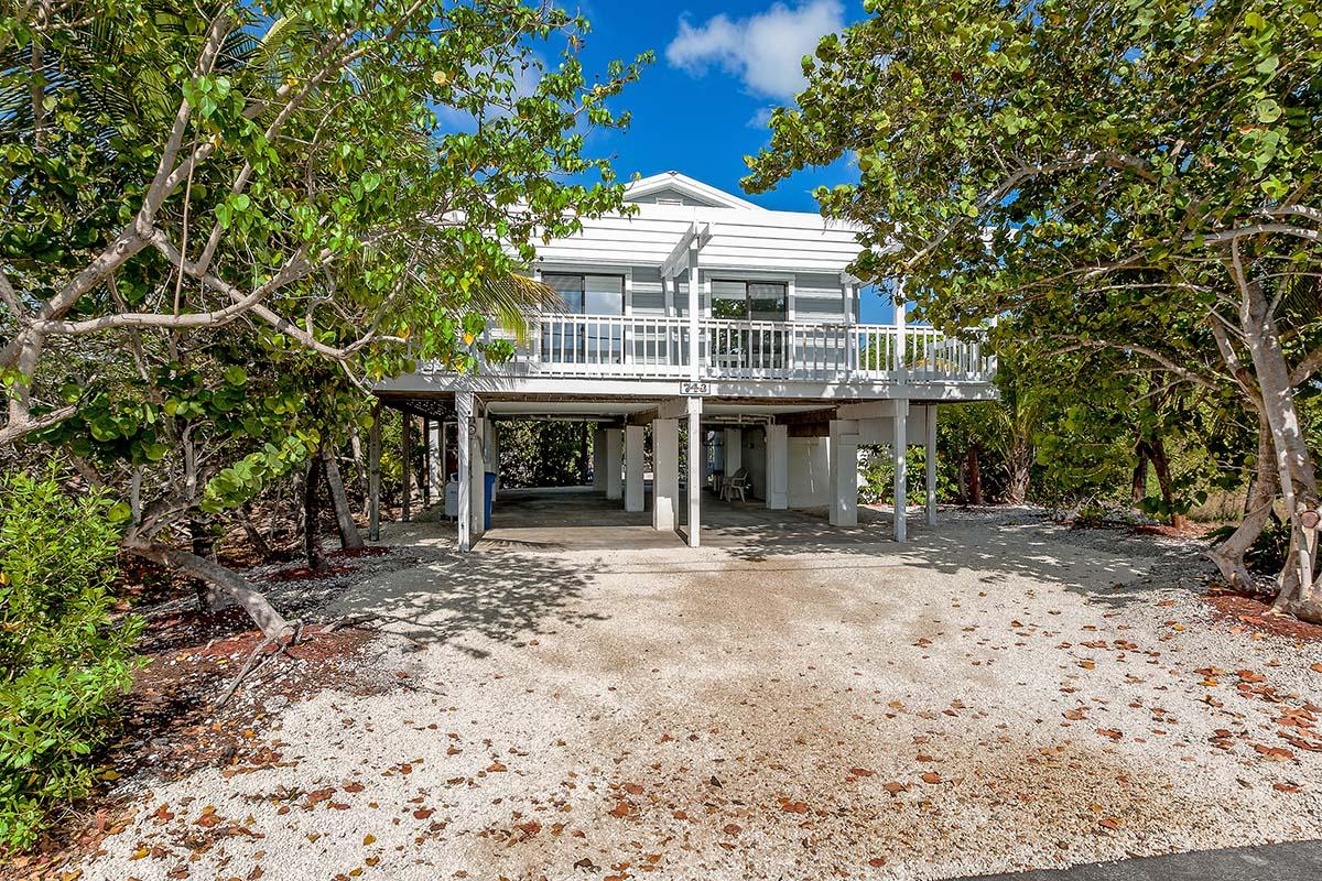743 Indies Drive Property Photo 1