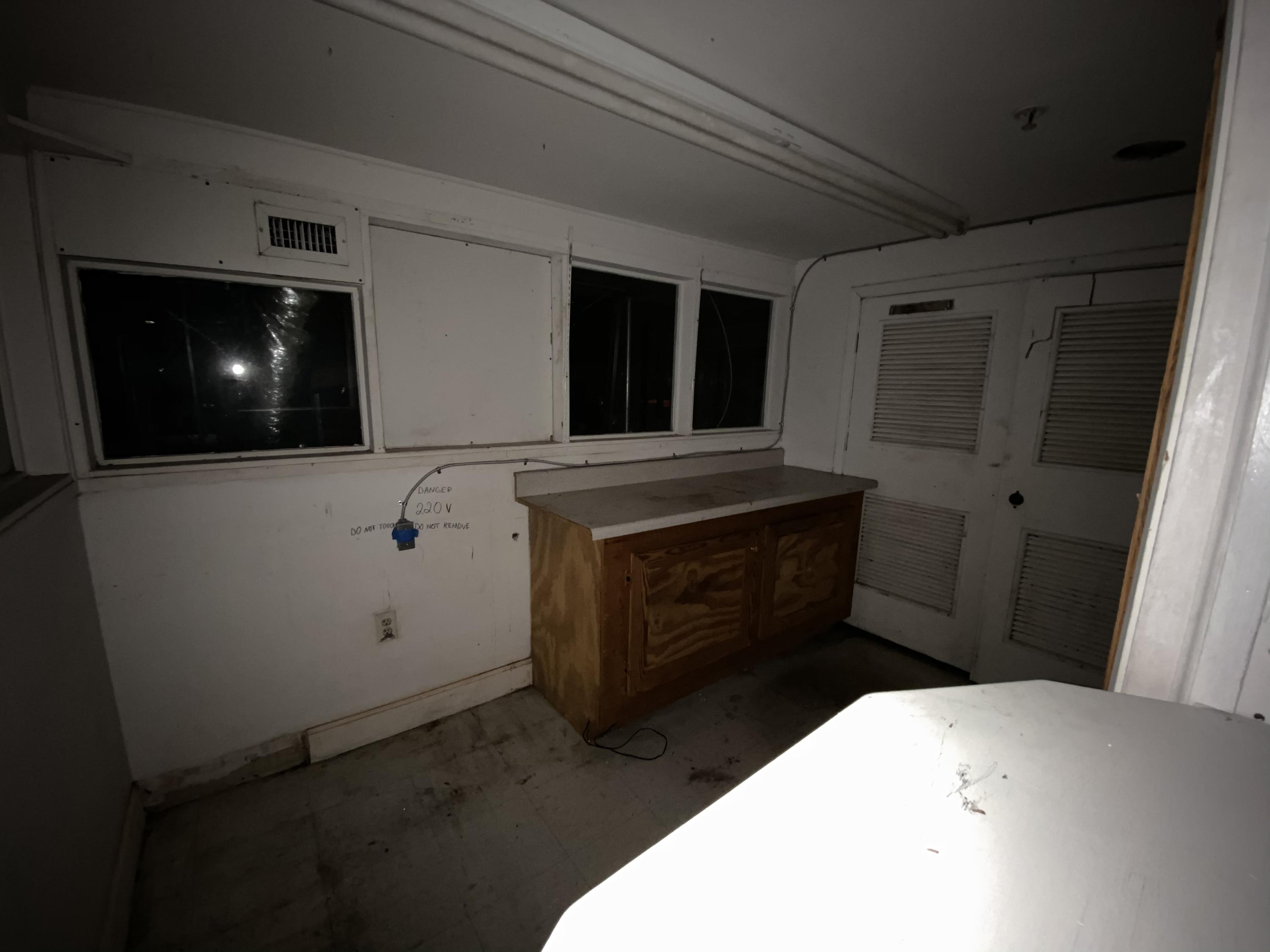 400 Front Street Property Photo 10