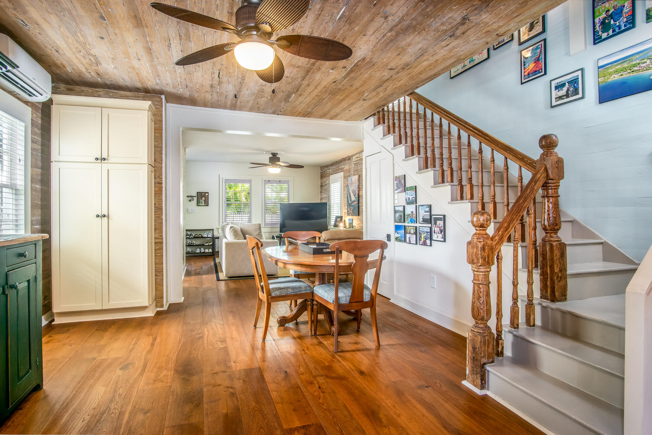 1104 Elgin Lane Property Photo 6
