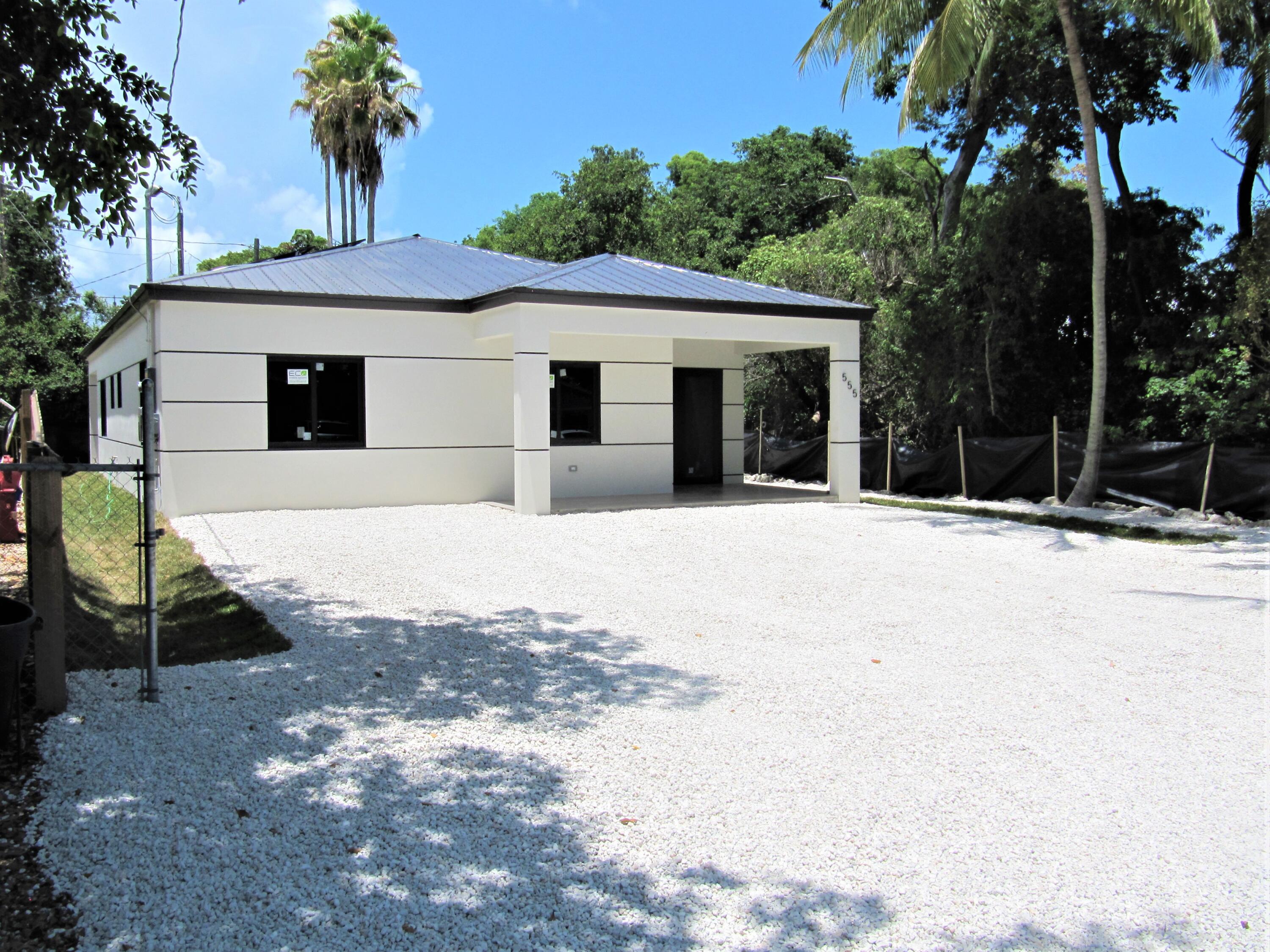 555 Palm Drive Property Photo 1