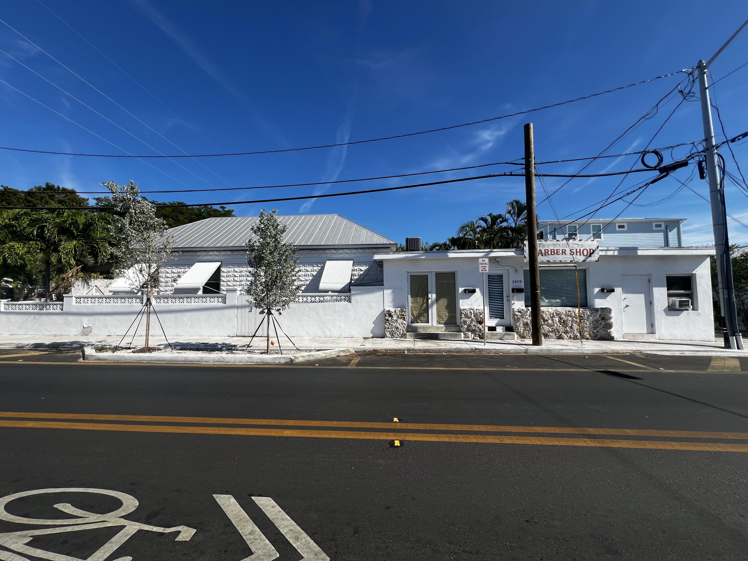 1900 Staples Avenue Property Photo
