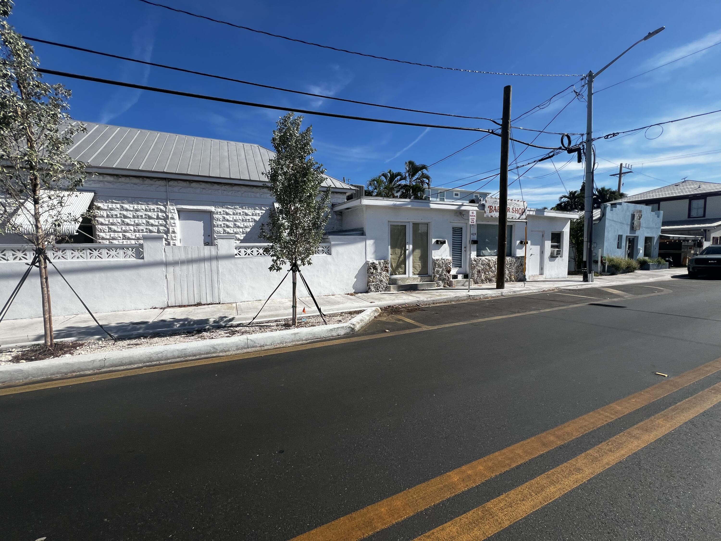 1900 Staples Avenue Property Photo 3