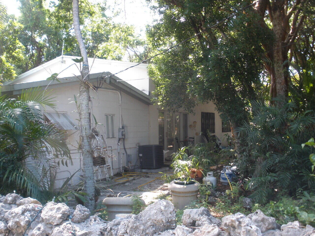 82 Sir Francis Drake Drive Property Photo 1