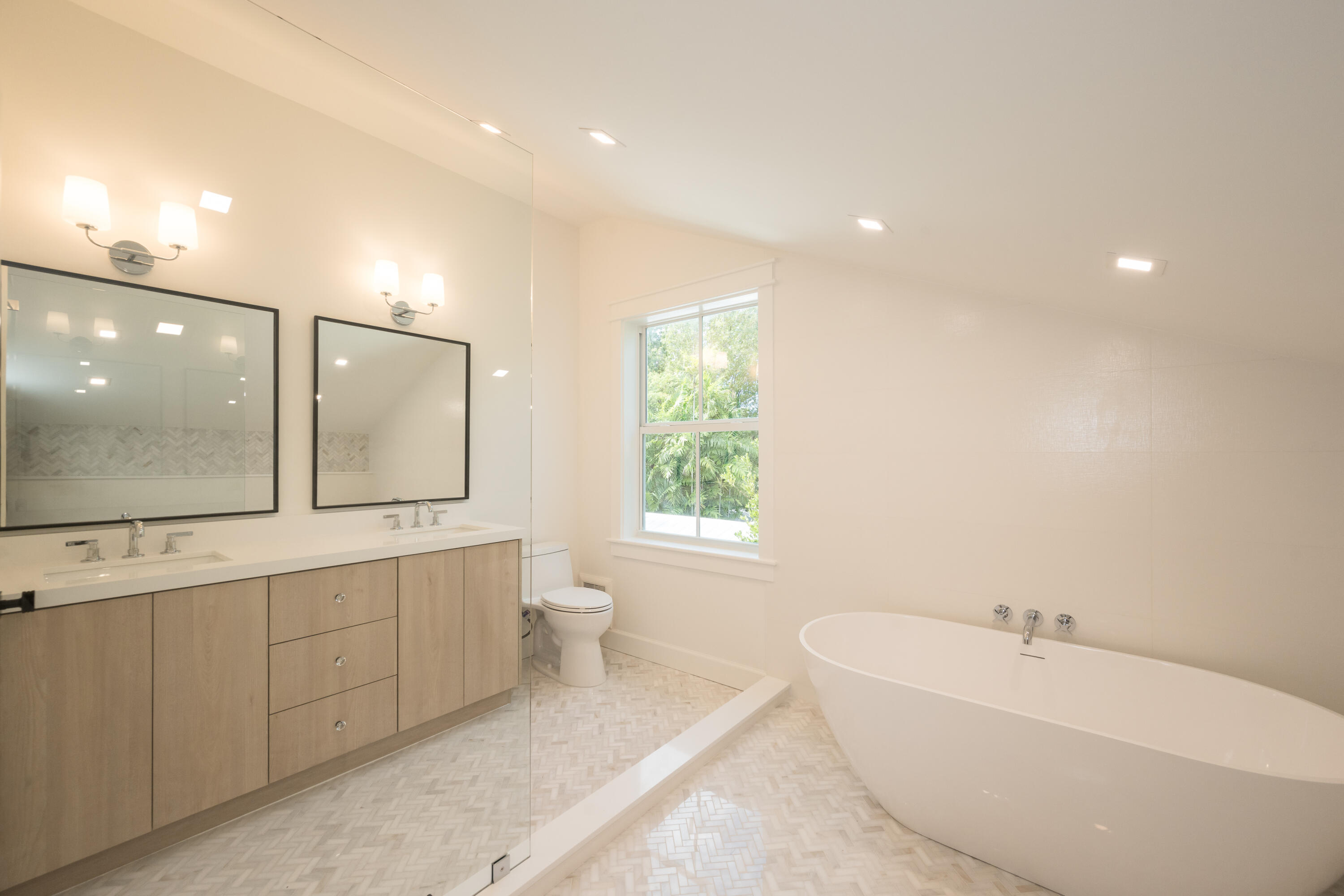 1233 Washington Street Property Photo 23
