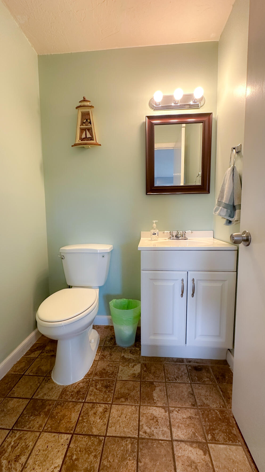 109 Stirrup Key Woods Road, 1b2 Property Photo 5