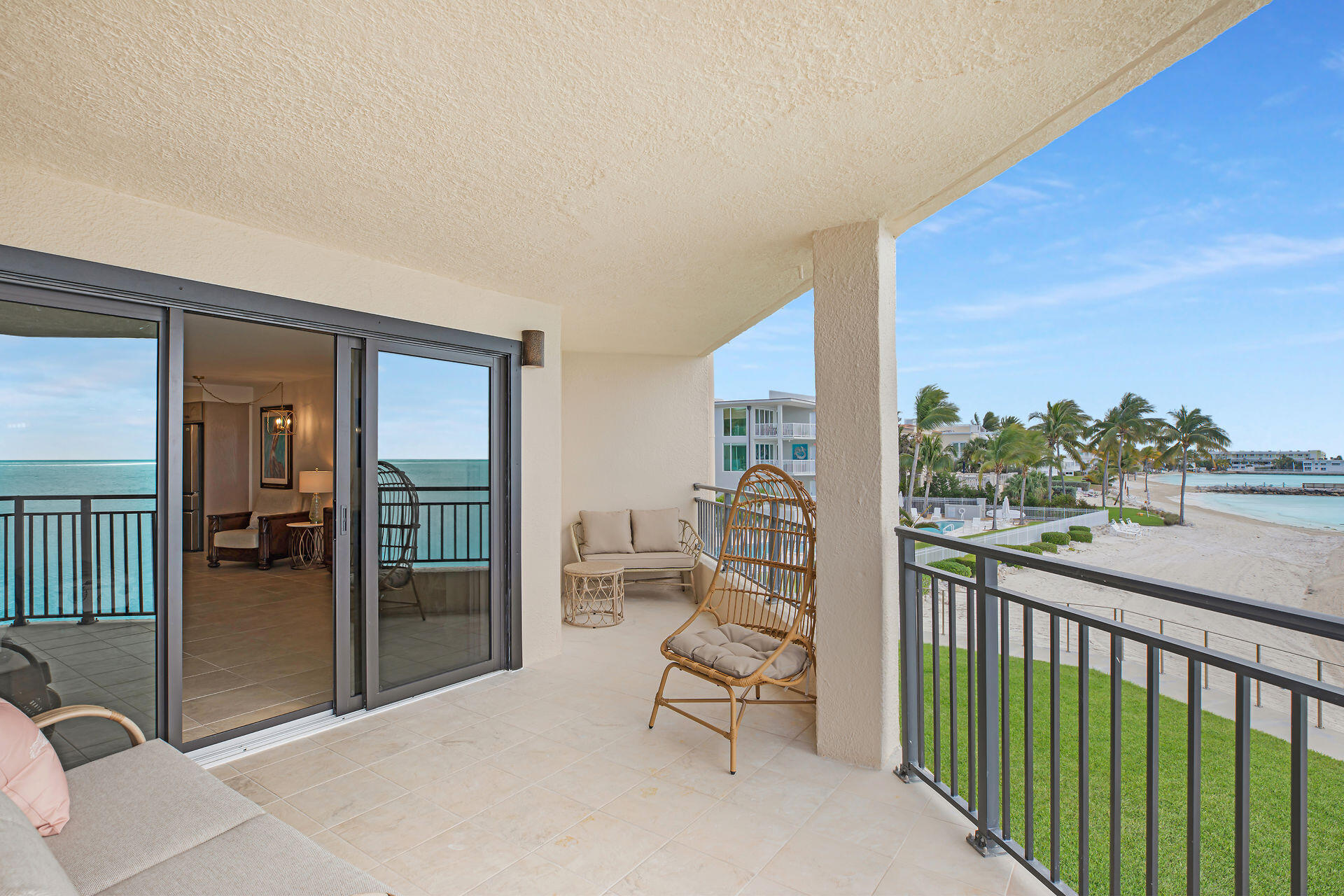 1001 W Ocean Drive, 1-203 Property Photo 4