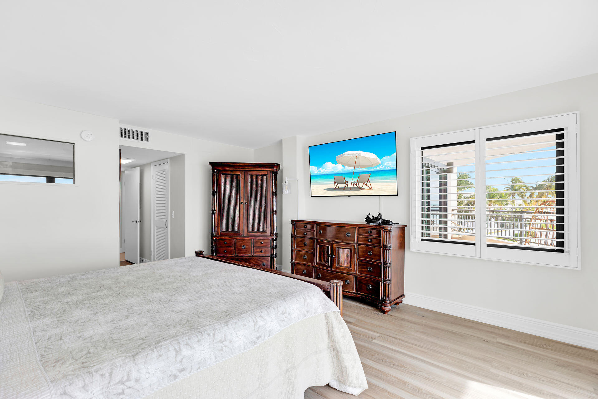1001 W Ocean Drive, 1-203 Property Photo 22