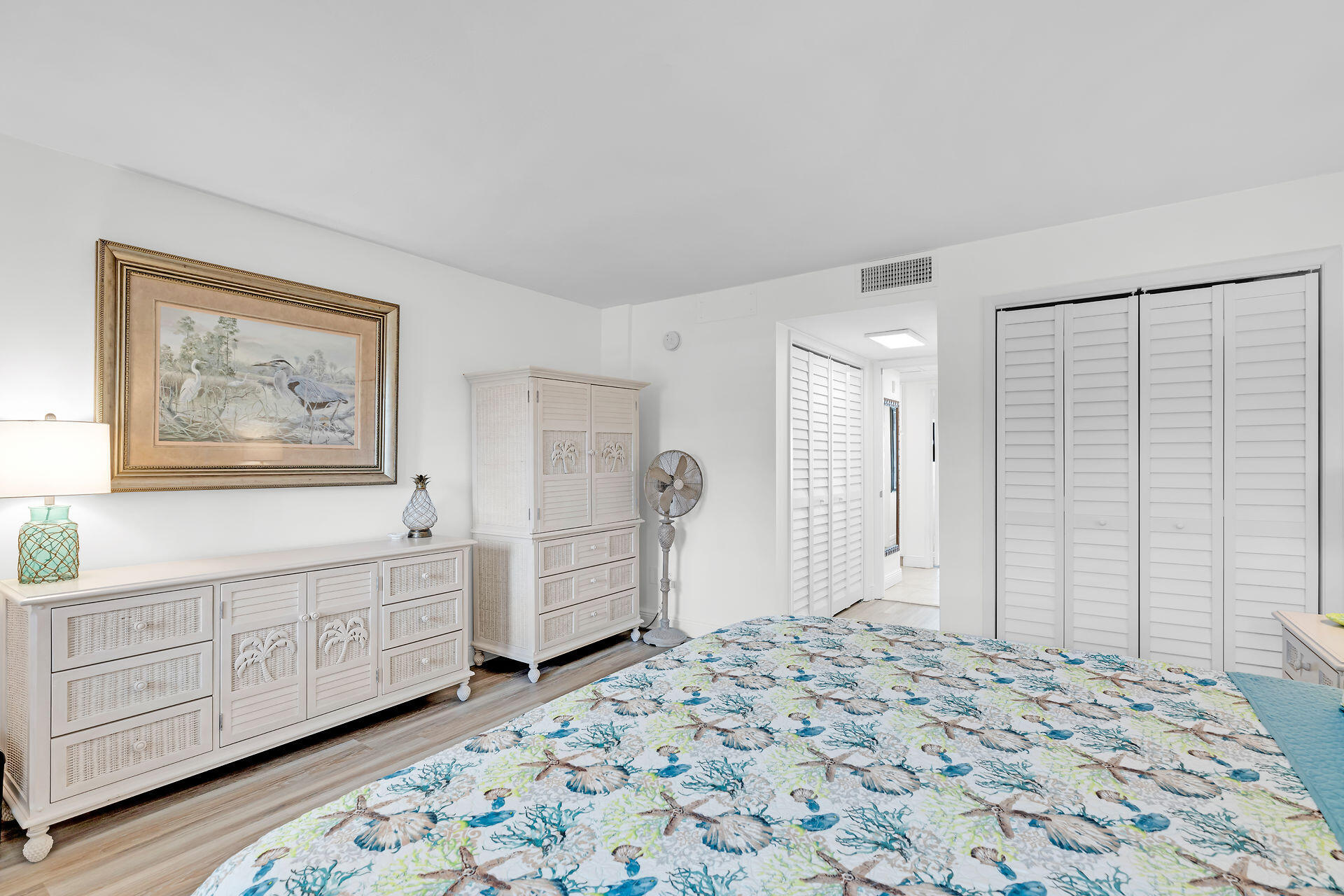 1001 W Ocean Drive, 1-203 Property Photo 27
