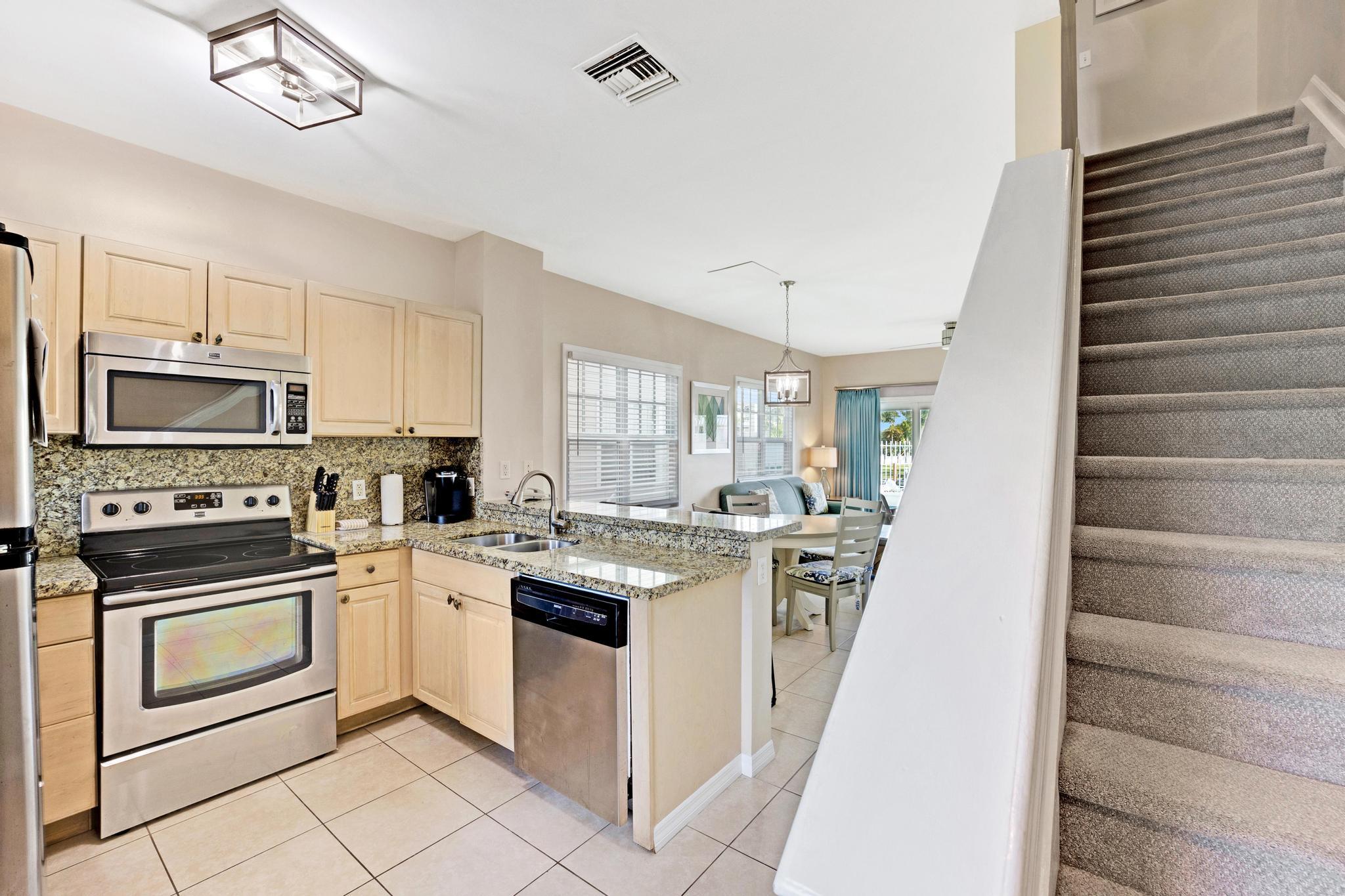 7036 Harbor Village Drive Property Photo 4