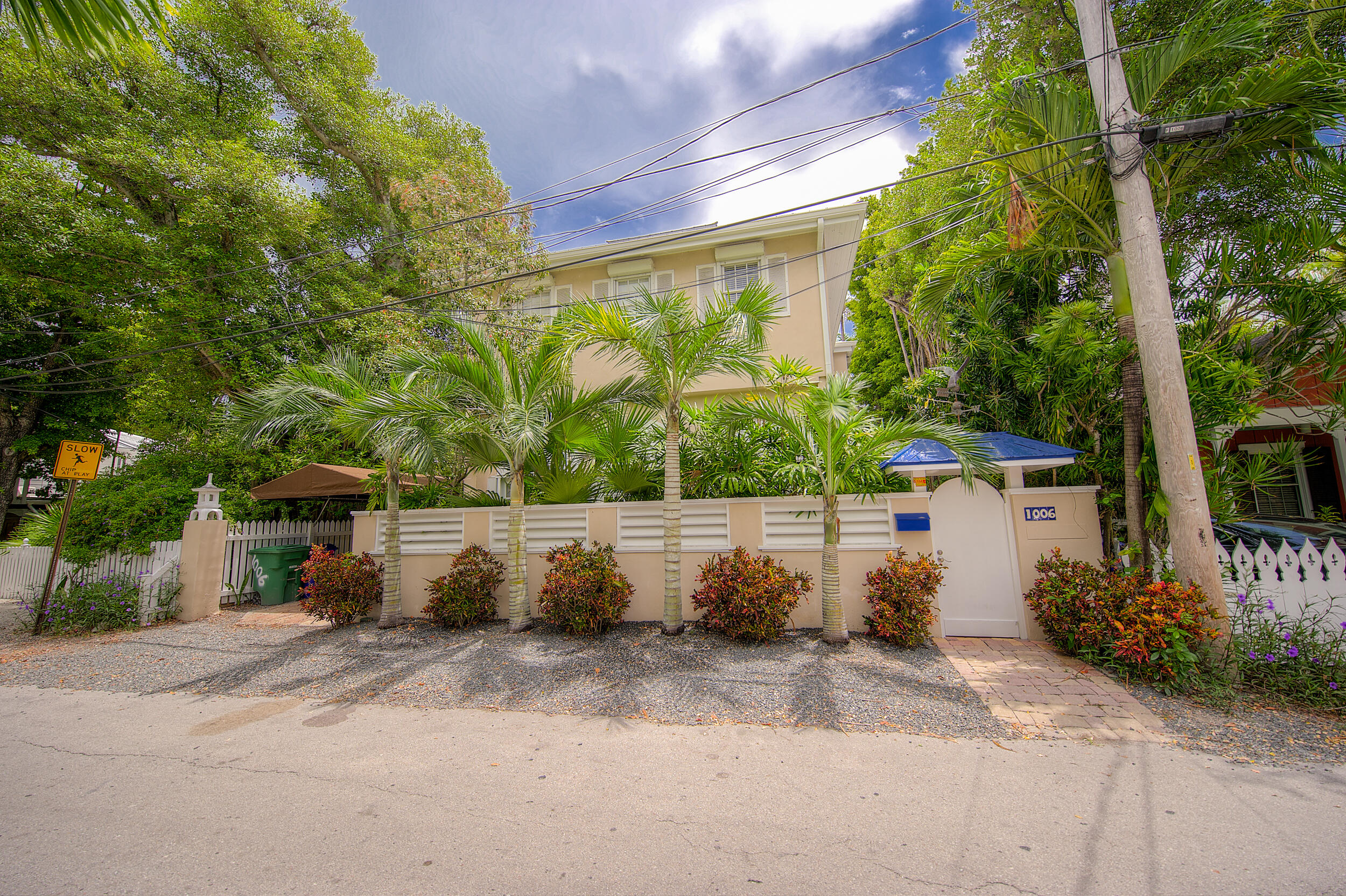 1006 Seminary Street Property Photo 2
