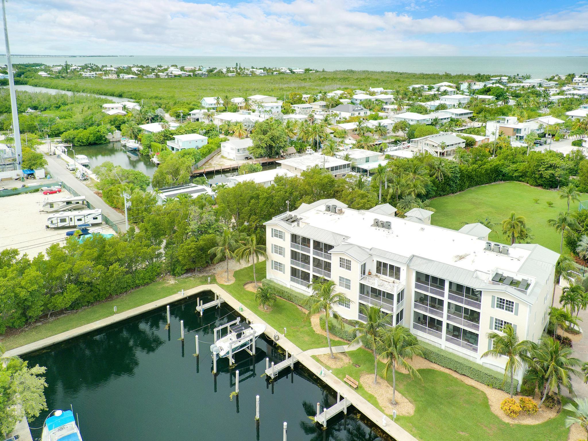 101 Gulfview Drive, 116d & 30' Boat Slip Property Photo 37