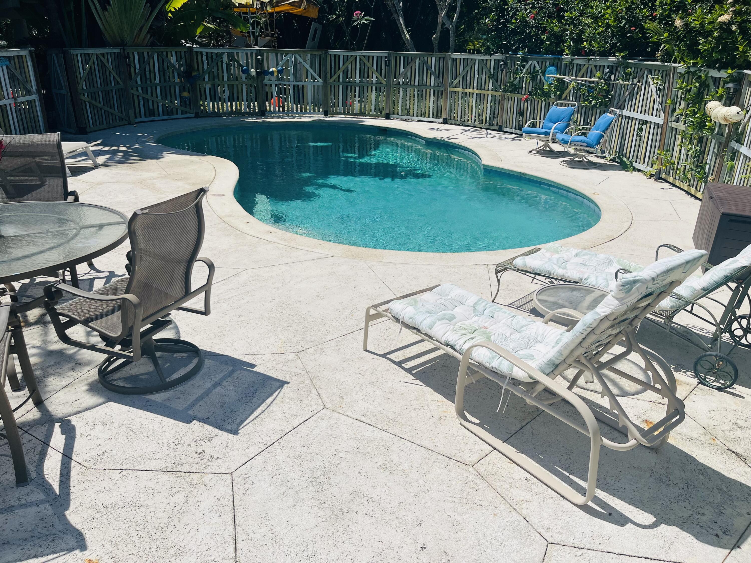 25074 5th Street Property Photo 8