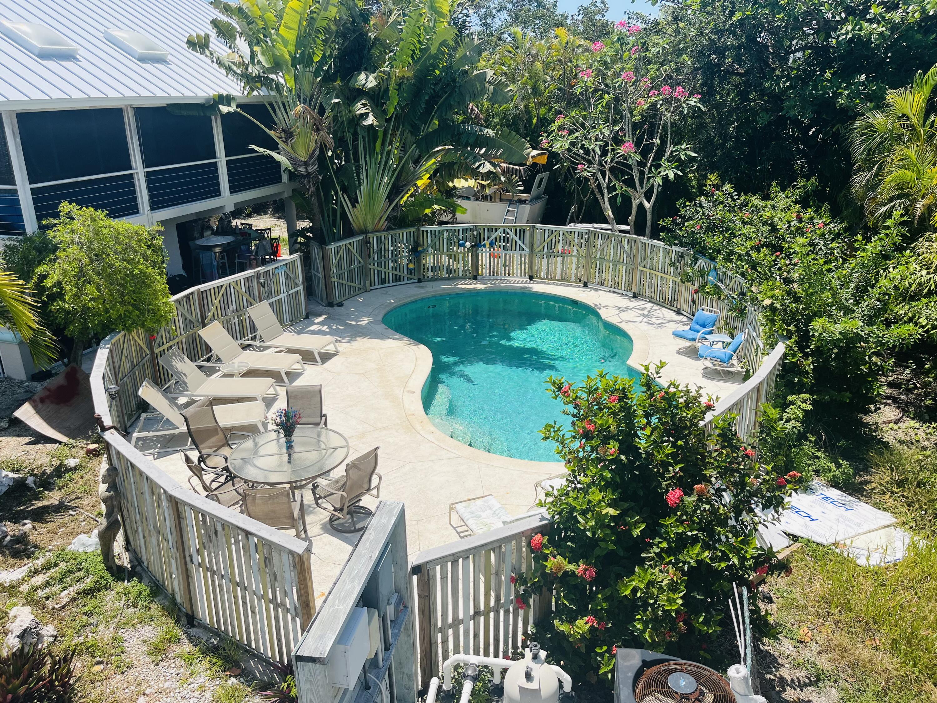 25074 5th Street Property Photo 9
