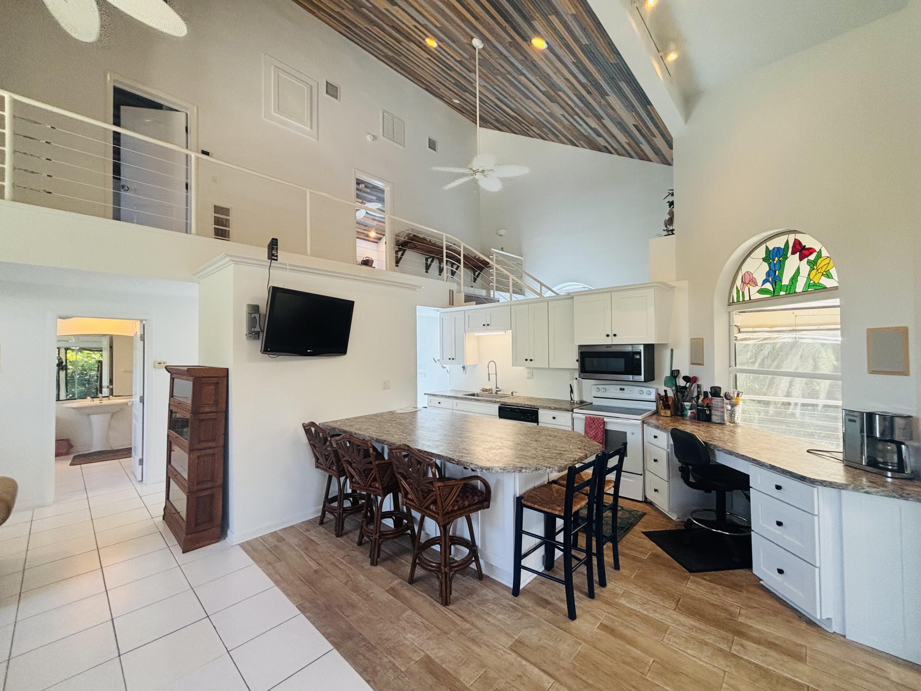 25074 5th Street Property Photo 14