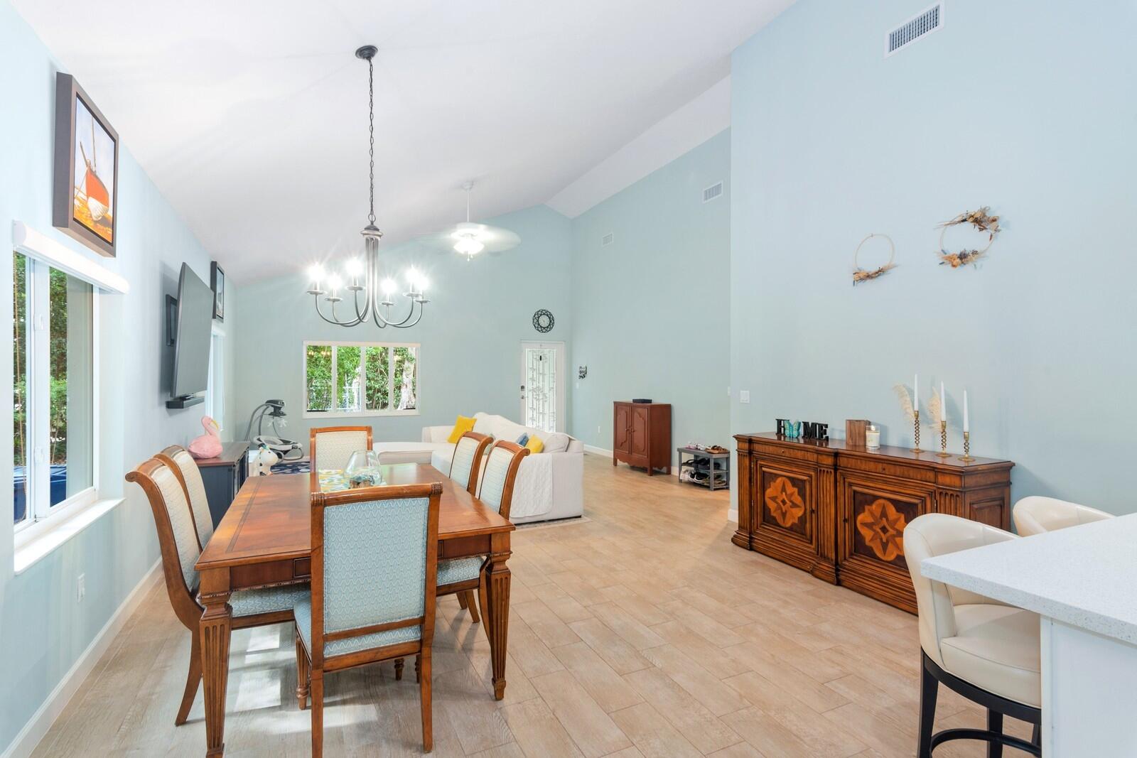 477 Barracuda Boulevard Property Photo 8