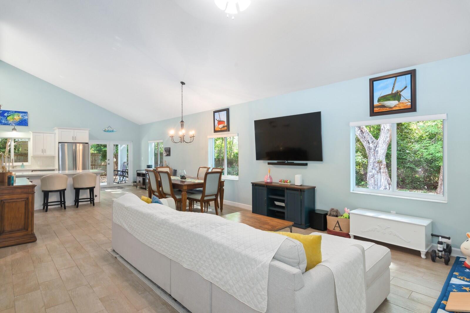 477 Barracuda Boulevard Property Photo 9