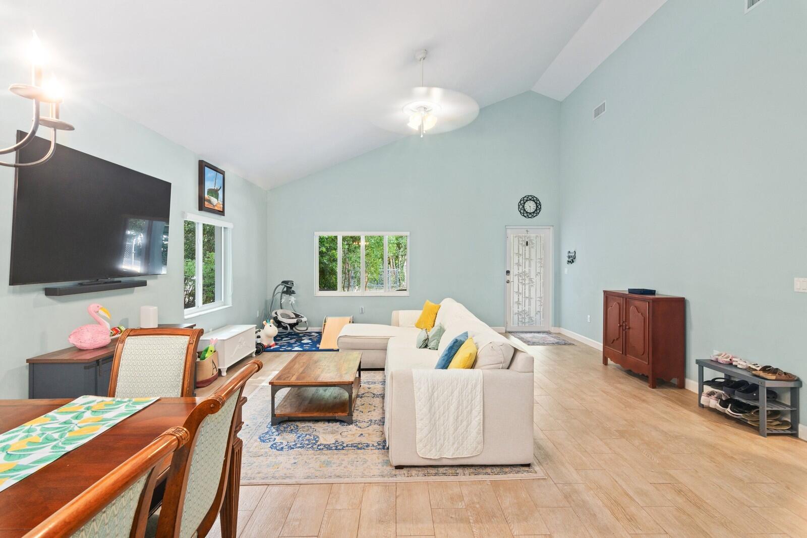 477 Barracuda Boulevard Property Photo 10