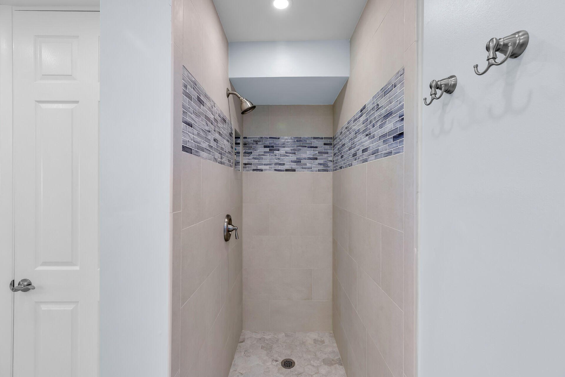 200 Wrenn Street, 407 Property Photo 20