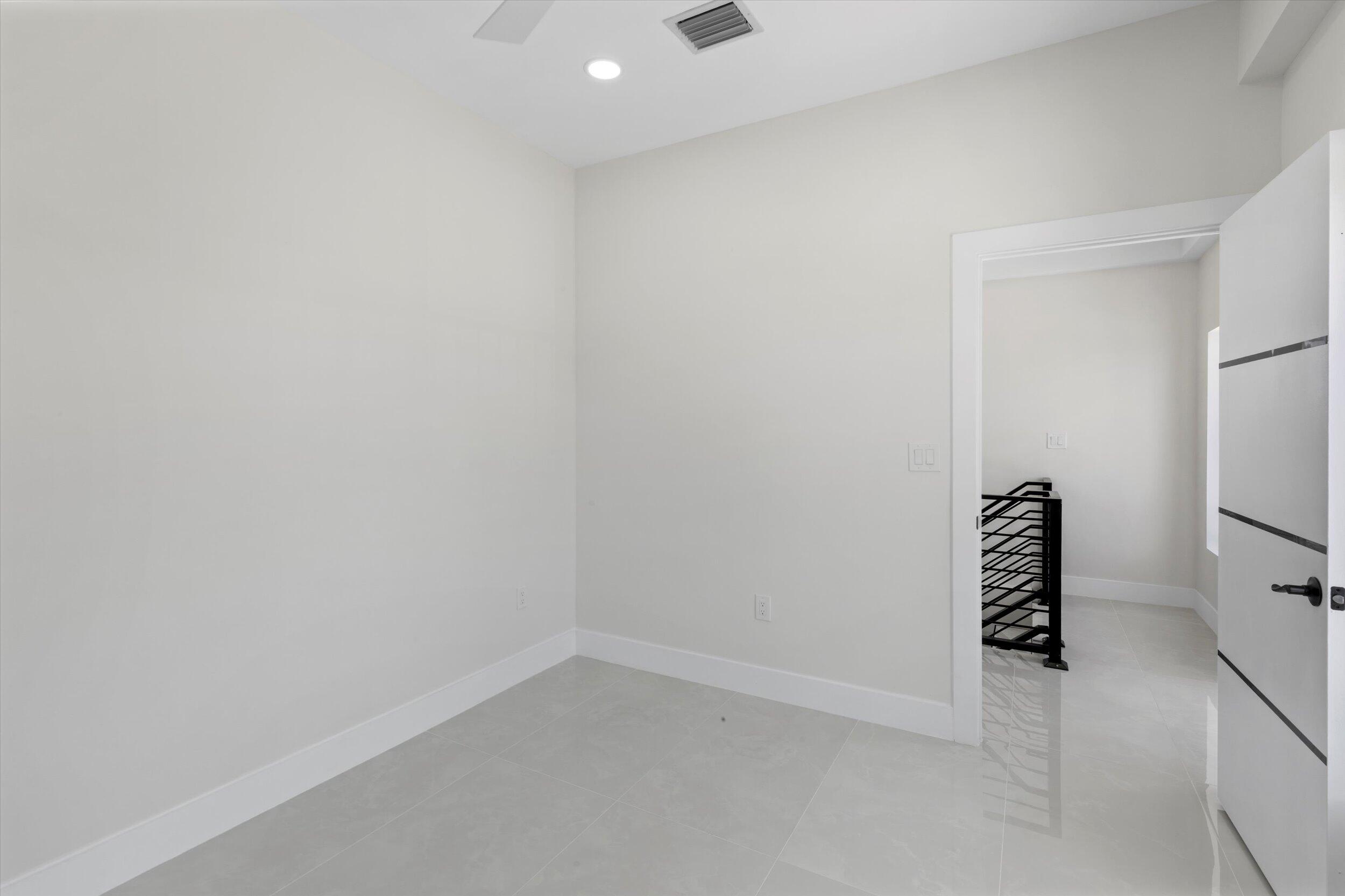 27433 Antigua Lane Property Photo 40