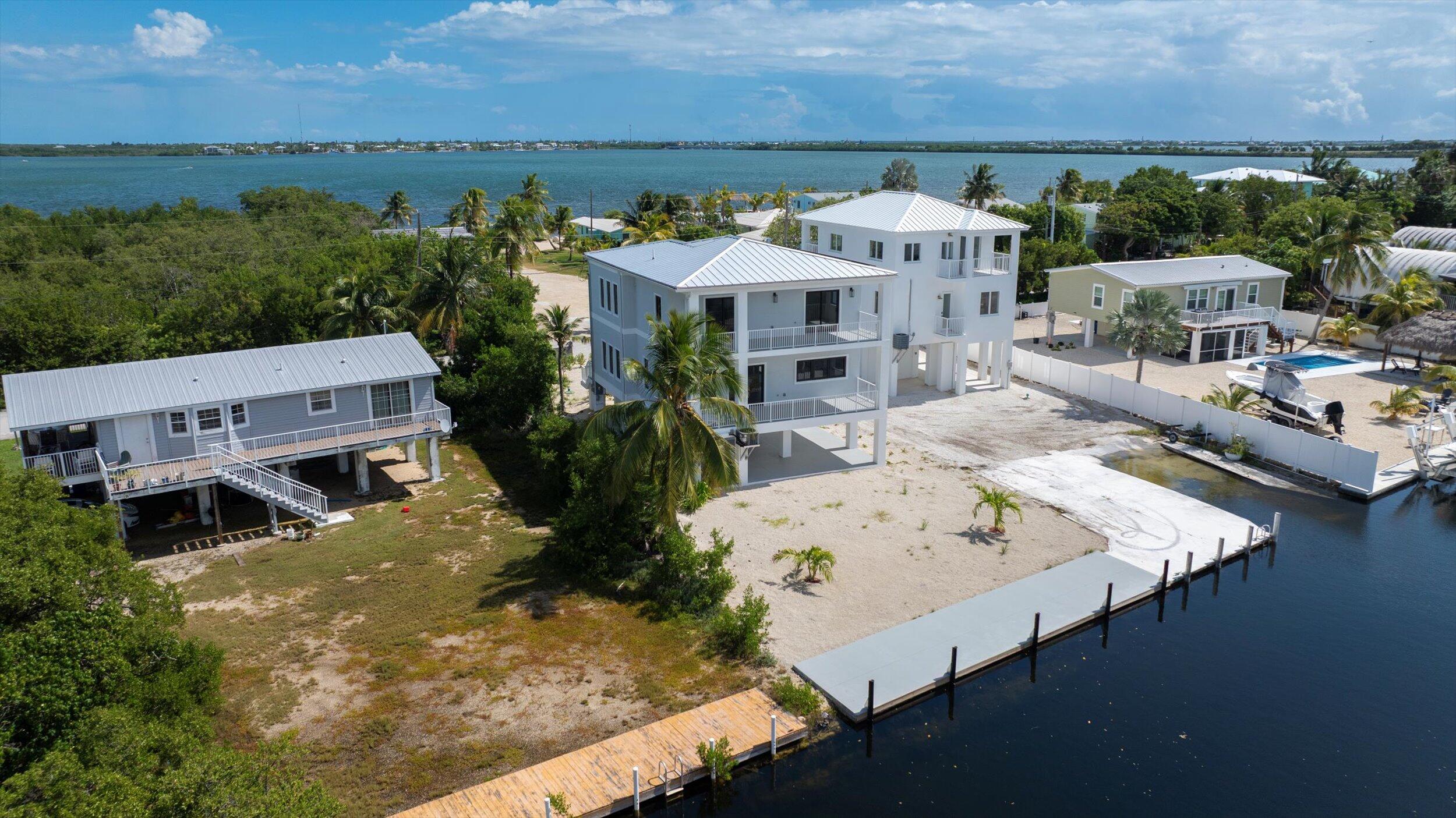 620 Barry Avenue Property Photo 1