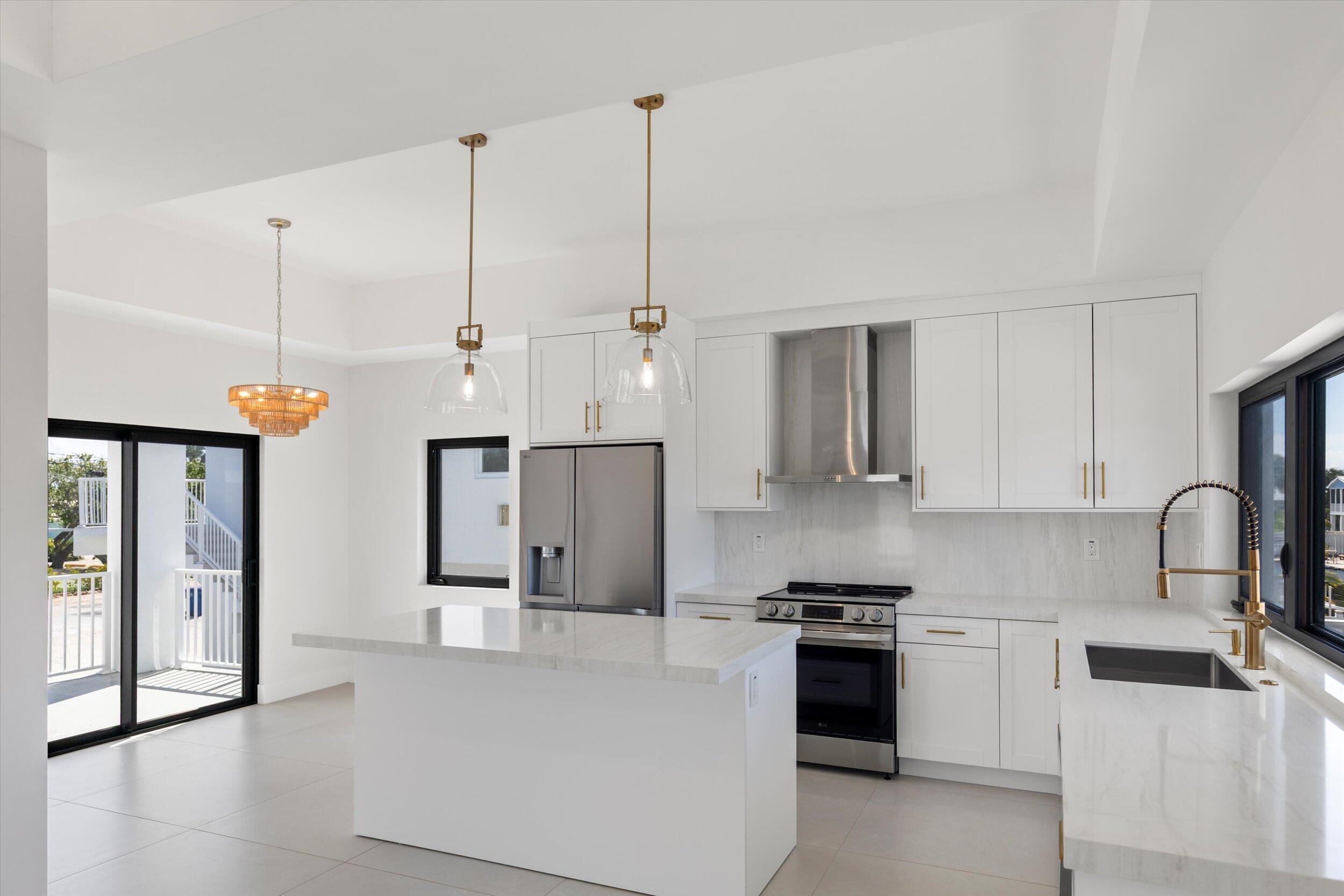 620 Barry Avenue Property Photo 9