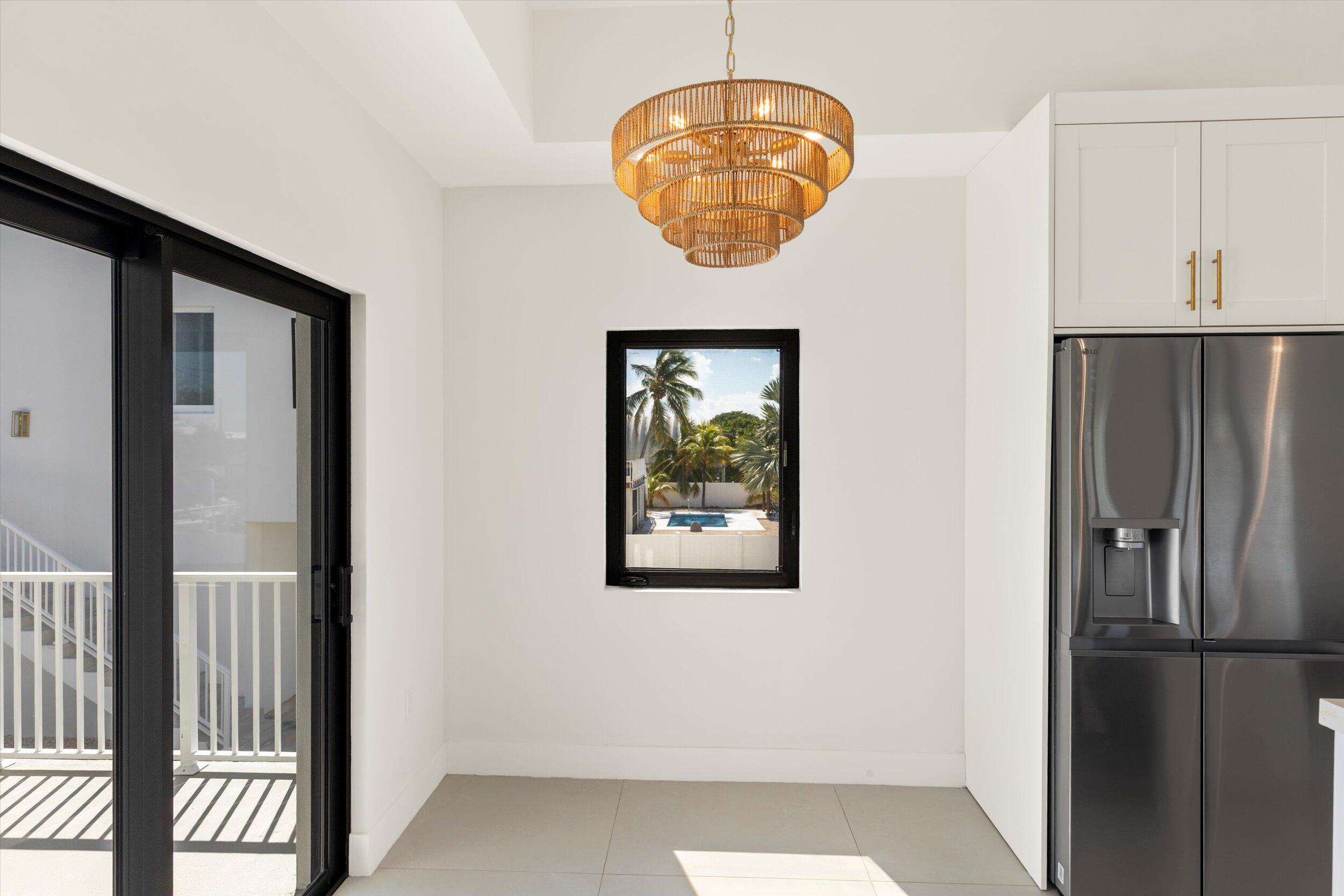 620 Barry Avenue Property Photo 13