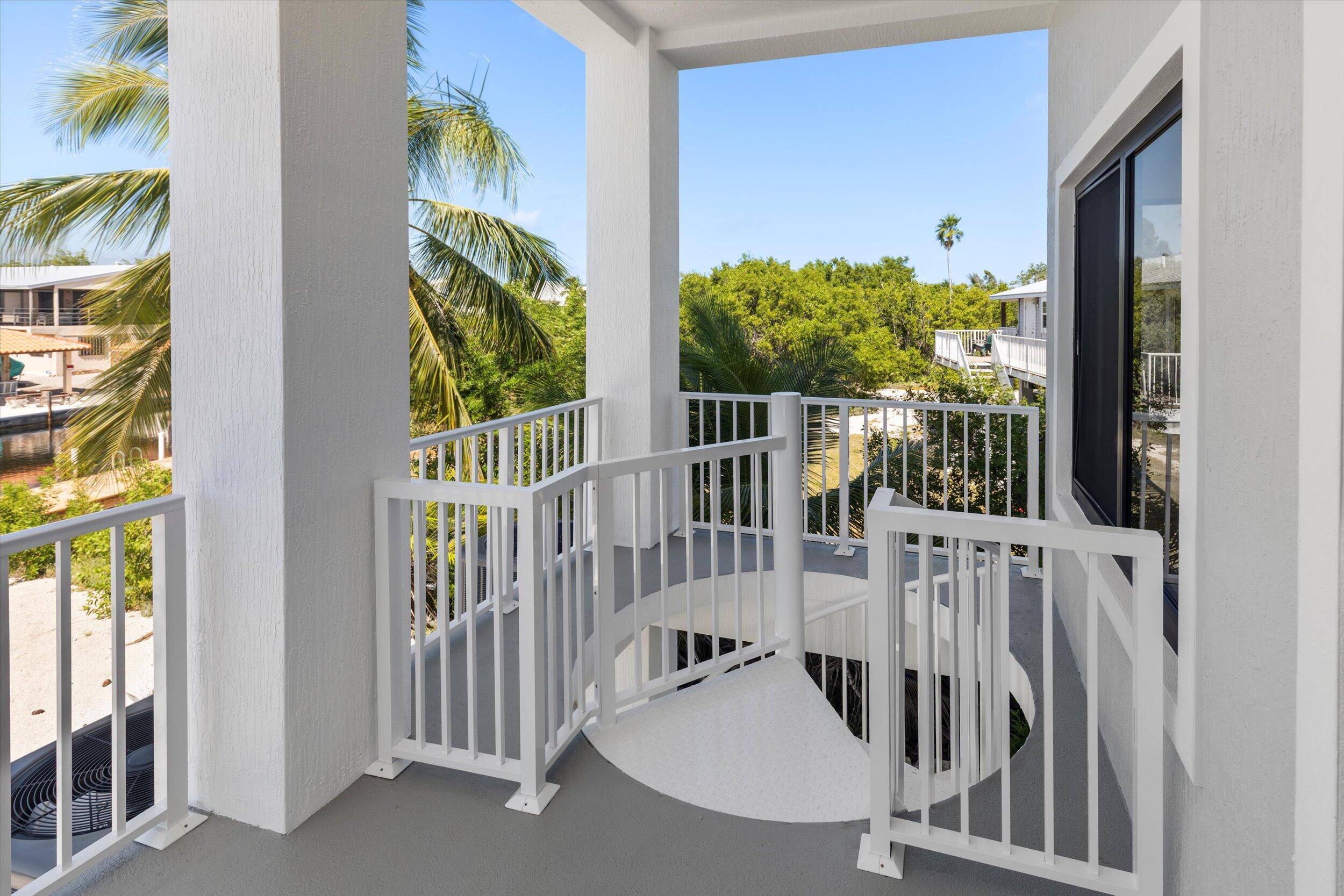 620 Barry Avenue Property Photo 17