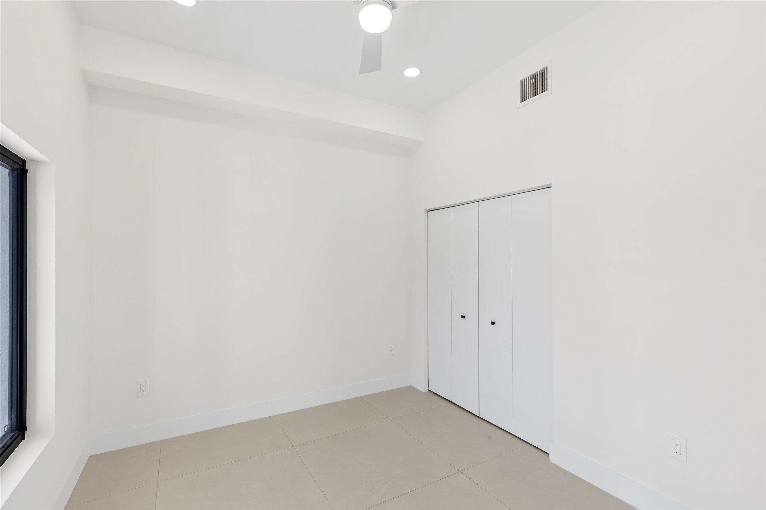 620 Barry Avenue Property Photo 18