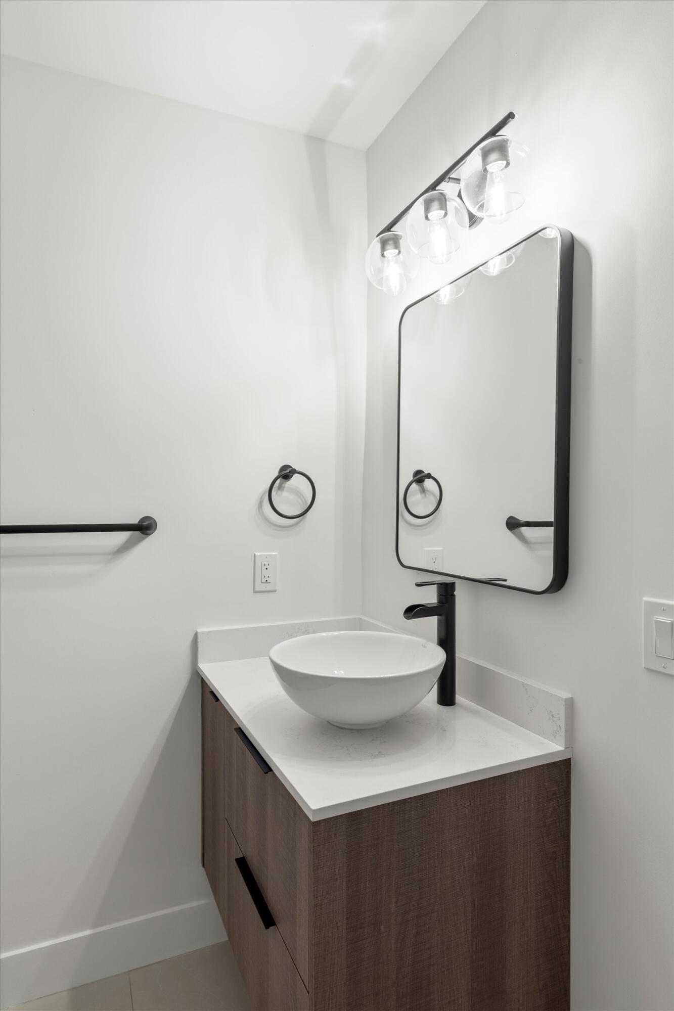 620 Barry Avenue Property Photo 20