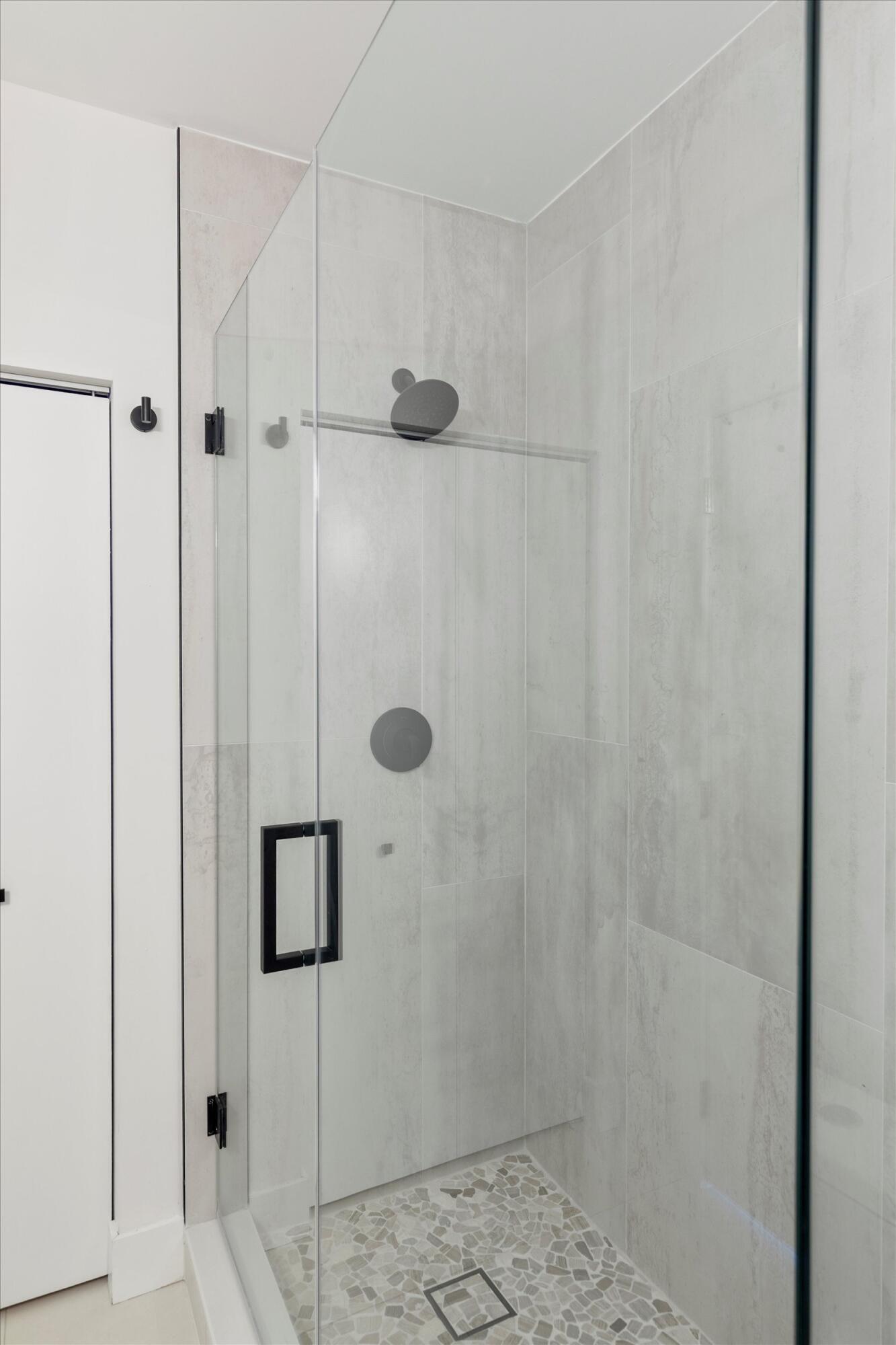 620 Barry Avenue Property Photo 21