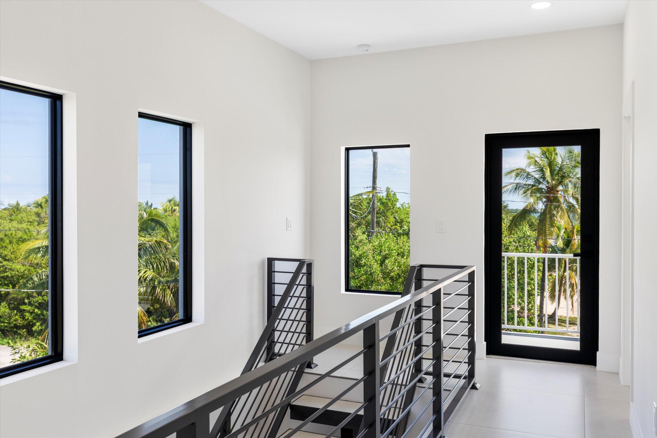 620 Barry Avenue Property Photo 22