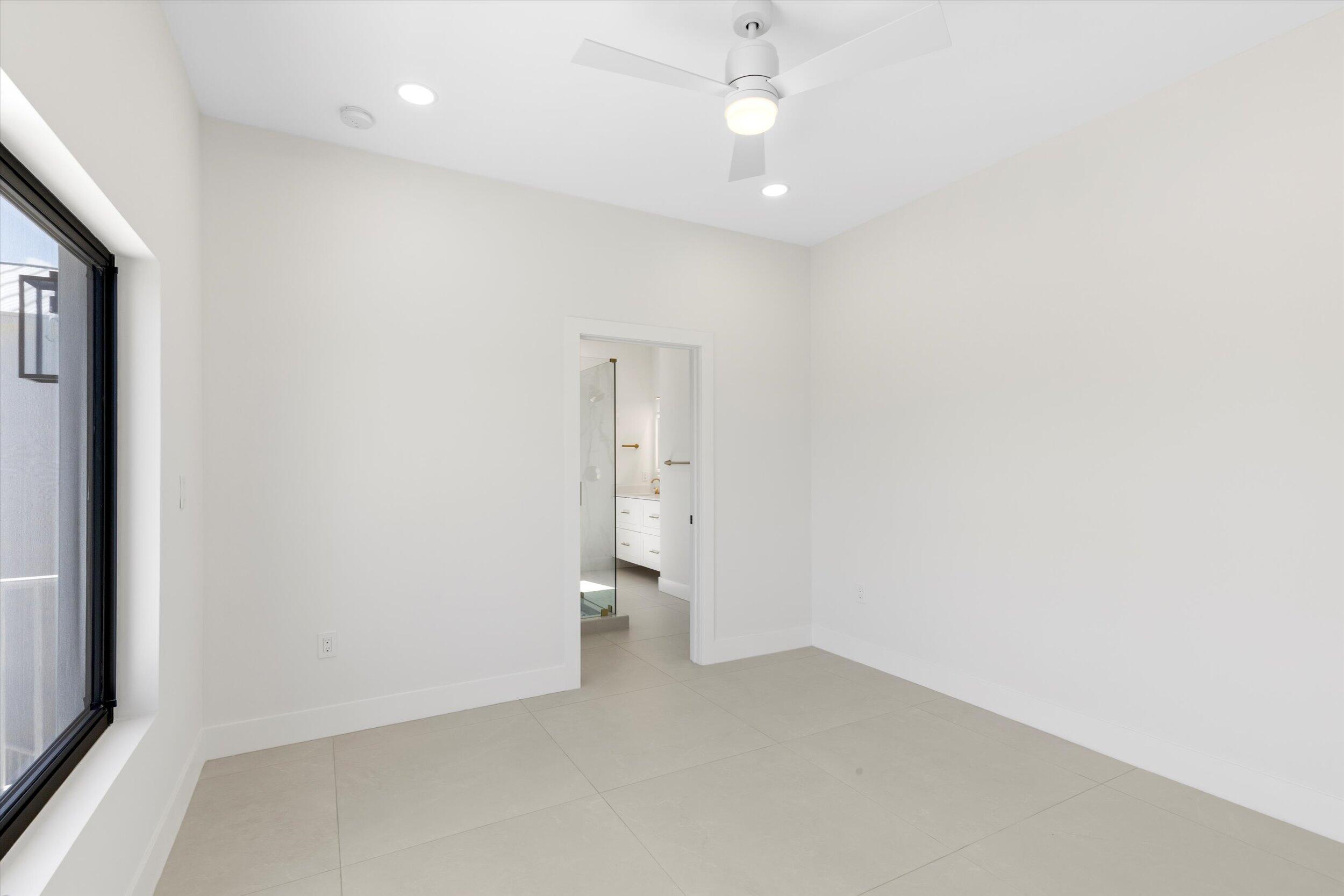 620 Barry Avenue Property Photo 24