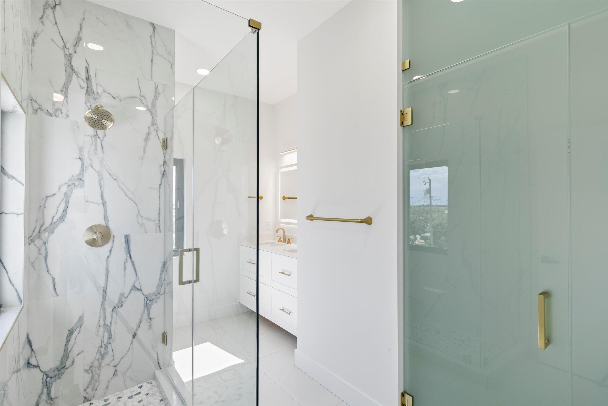 620 Barry Avenue Property Photo 26